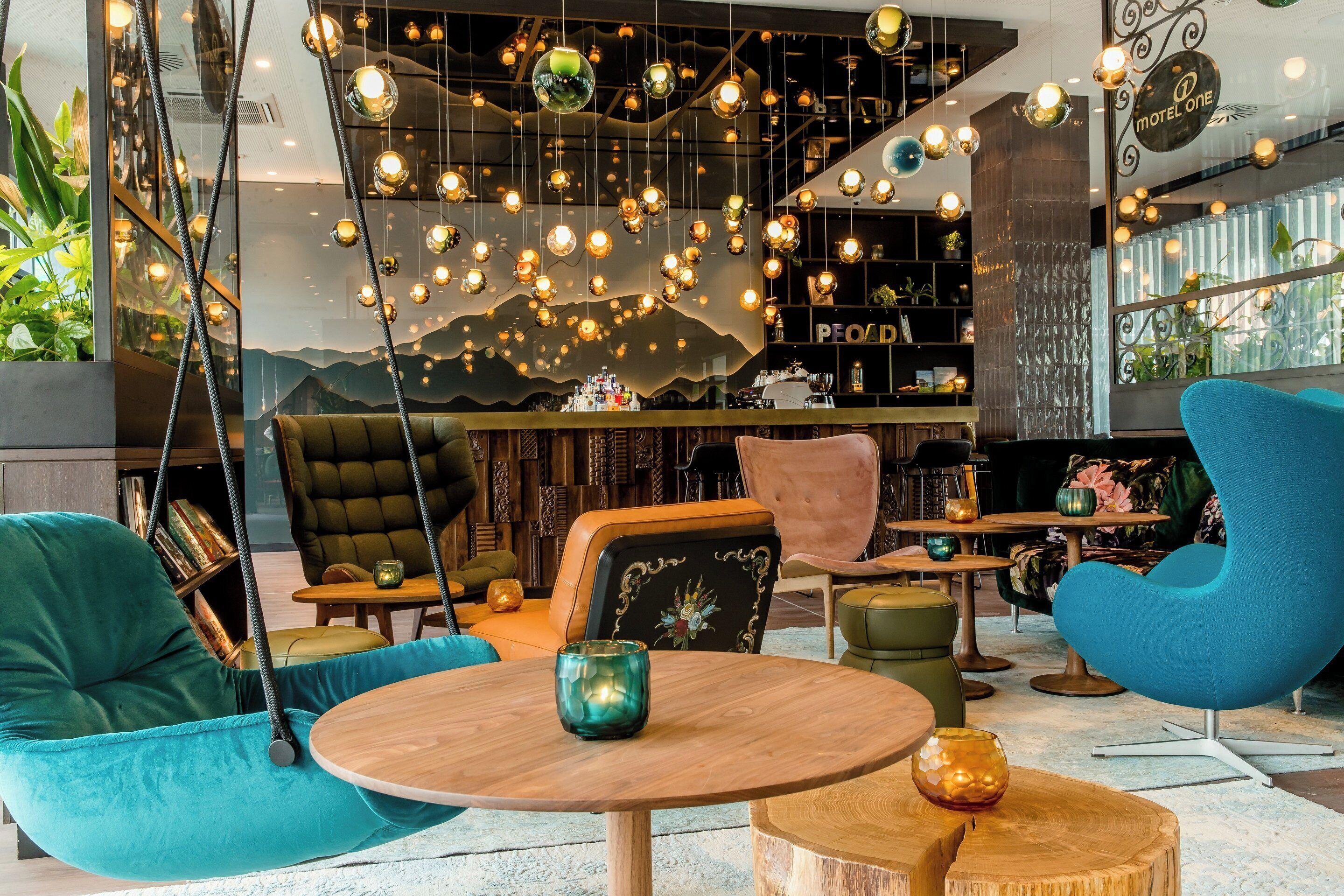 15 Flughafen-nahe Hotels beim Benediktinerinnen Kloster Salzburg